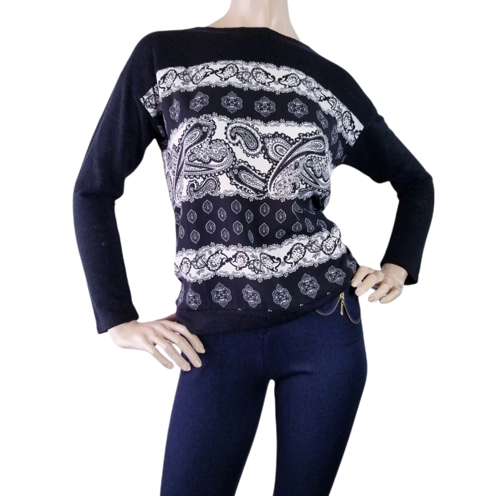Harmony Black & White Paisley Contrast Top